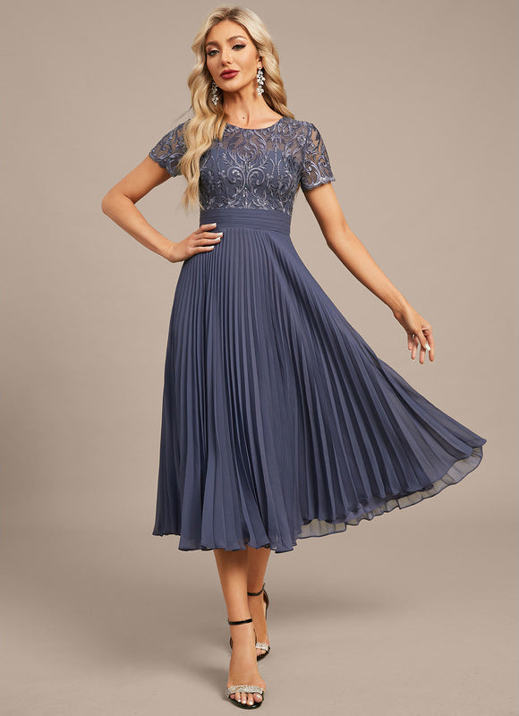 Robe Élégante Plissée Col Illusion